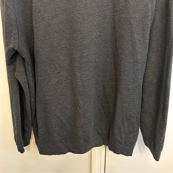 Travis Mathew Charcoal Crew Neck Sweatshirt Pullover Men’s XXL Soft and Casual - Picture 8 of 8